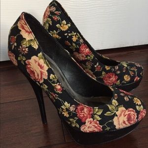 Black floral heels